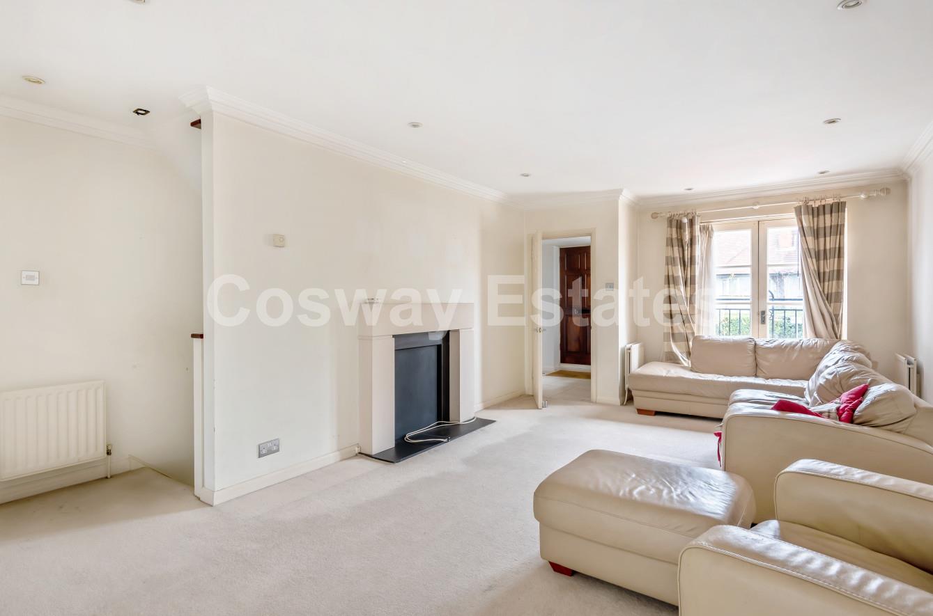 Goodwyn Avenue, Mill Hill